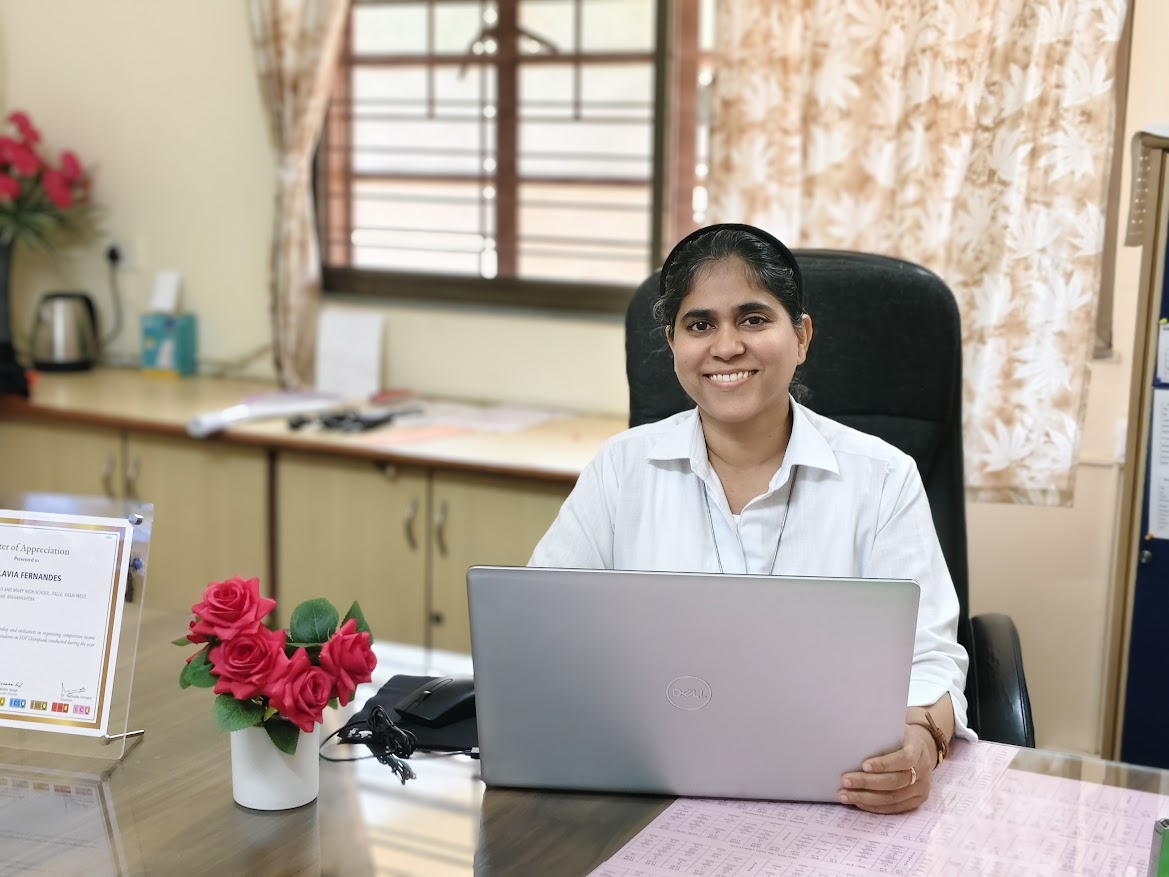 Sr. Flavia Fernandes RJM - Principal